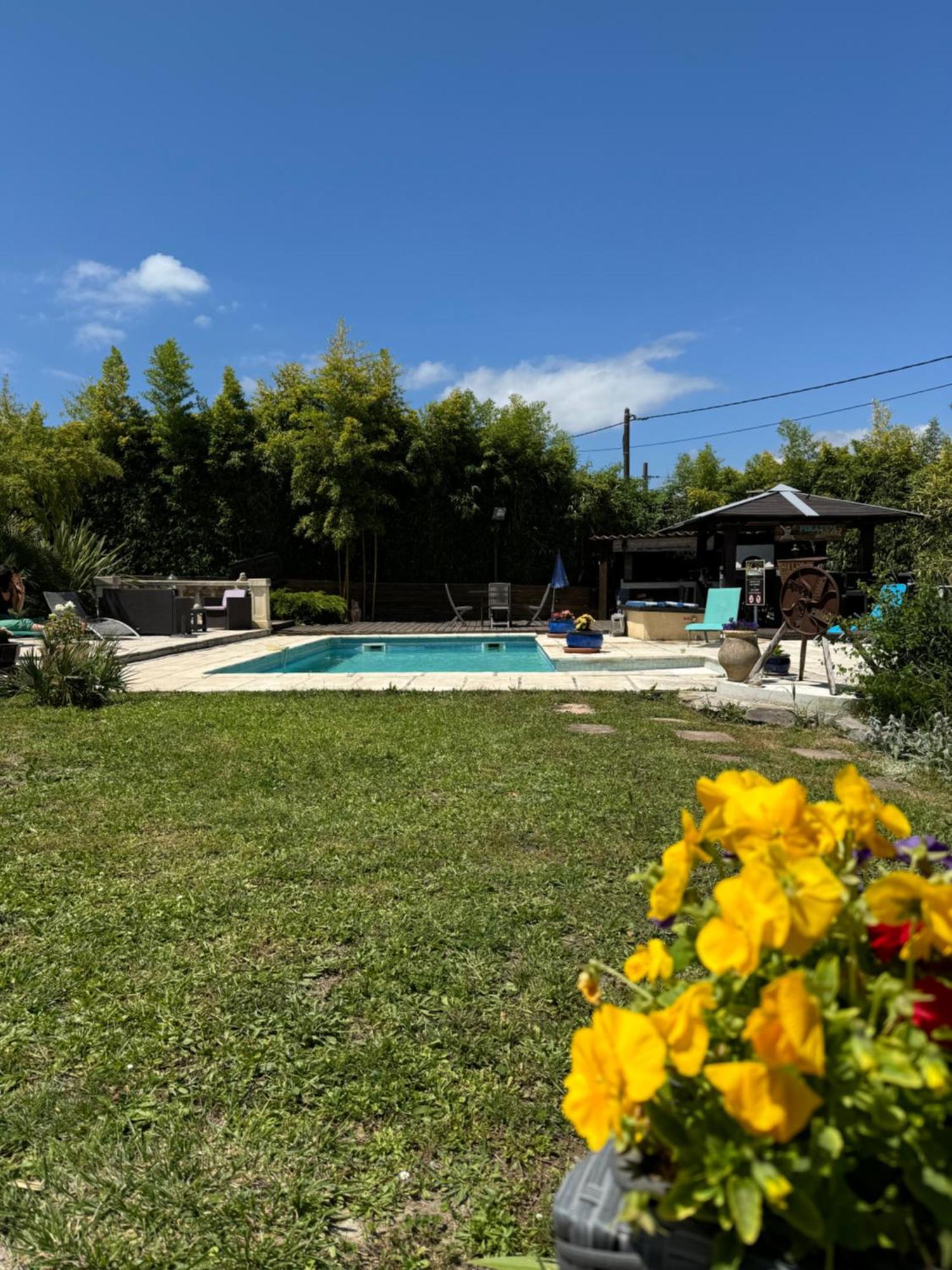 Les Bambous B&B Levens Exterior photo